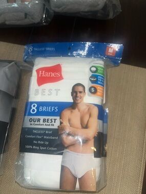 Hanes Men’s White Briefs 8-Pack - Medium. Seled unopened